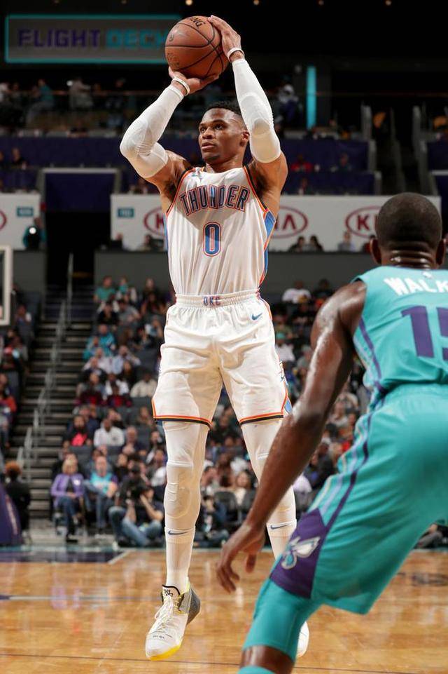 转会期深圳男篮手感冰凉——NBA常规赛节点到来；管理层满意；临场指挥获称赞的简单介绍