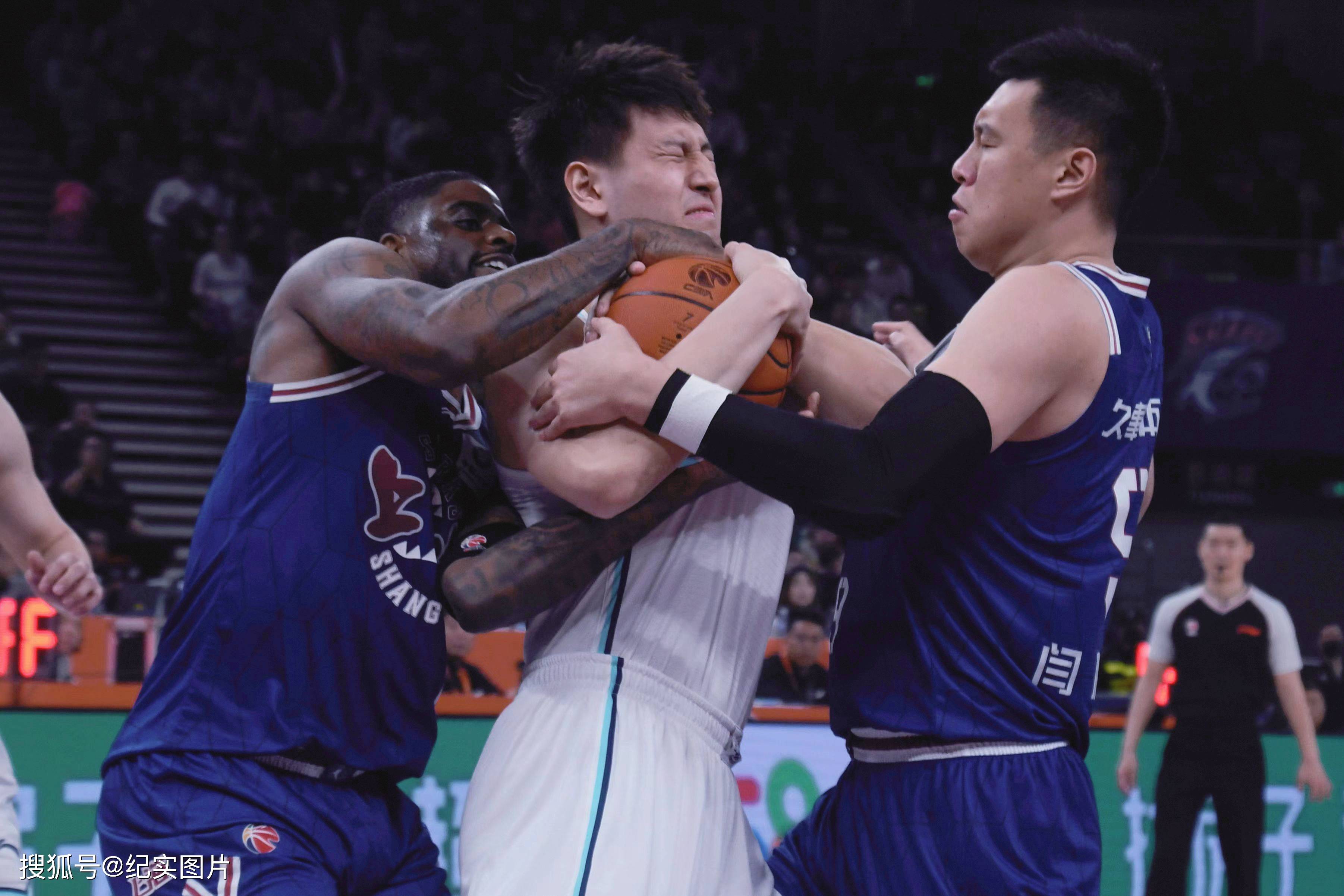 关于加时末段CBA常规赛焦点战，上海申花回应争议，质疑声仍在，细节决定成败的信息